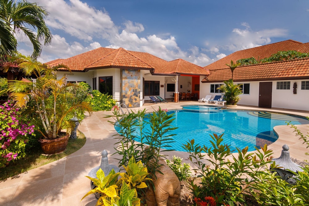 Pattaya Hill 2 43/50