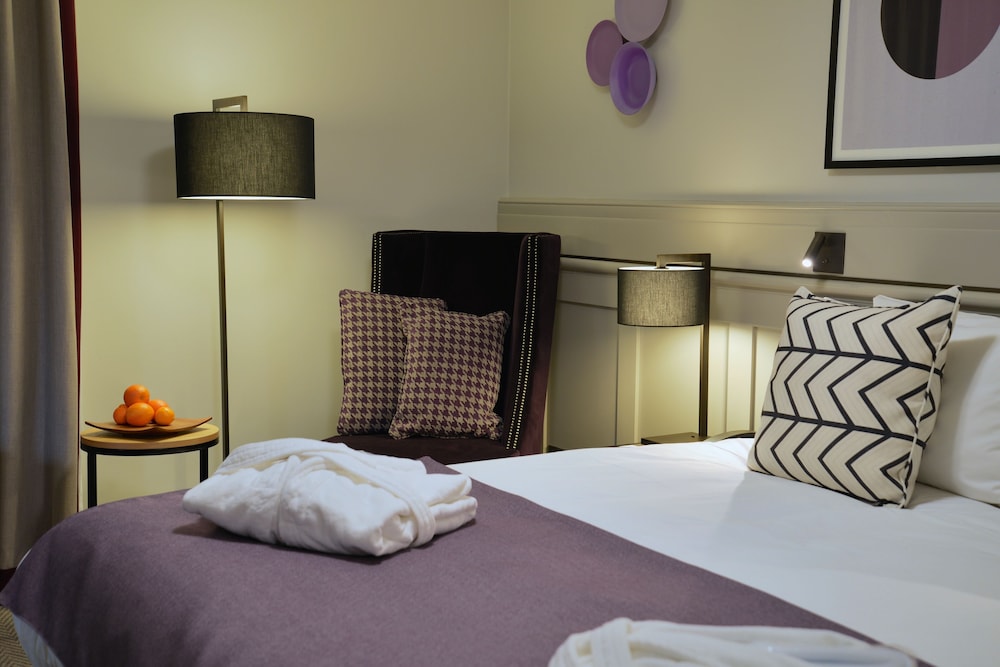 De Vere Cranage Estate 19/44