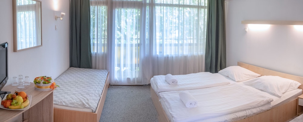 Ce Napfény Hotel 14/41