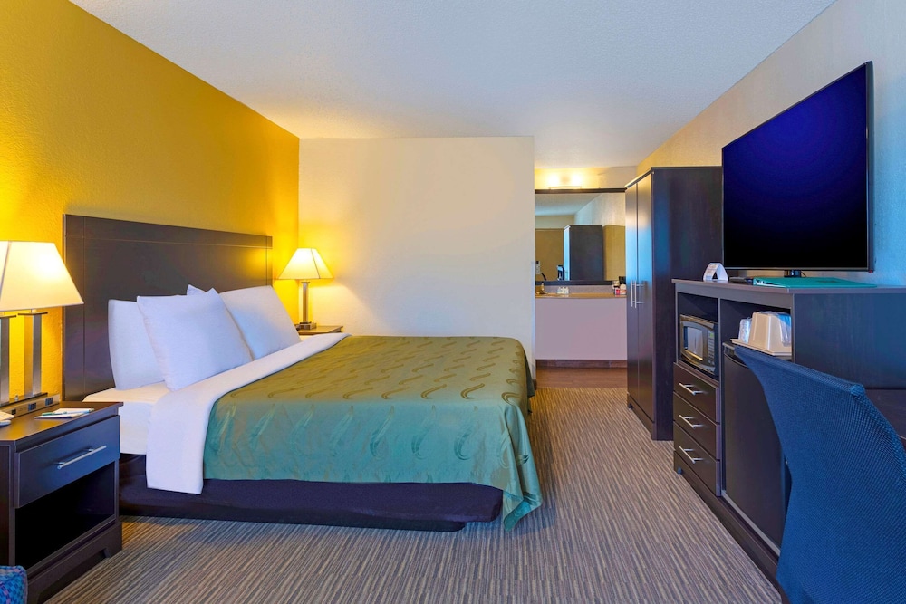 QUALITY INN AT ARLINGTON HIGHLANDS 24/44