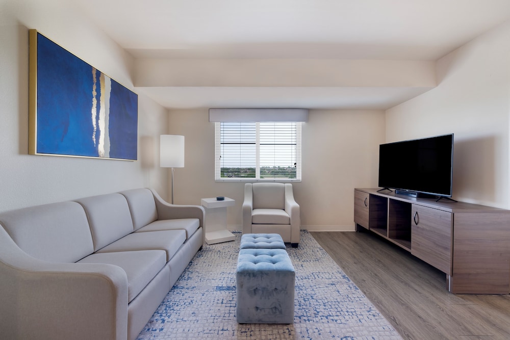 Soka Suites Dallas - Las Colinas 12/31