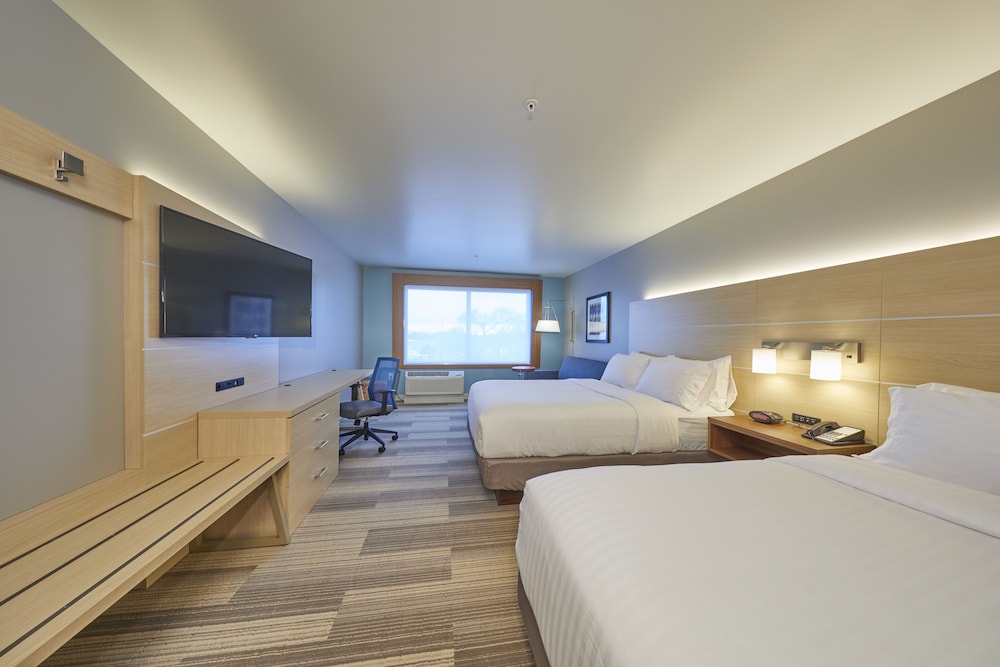 Holiday Inn Express Suites Hermiston Downtown 18/54