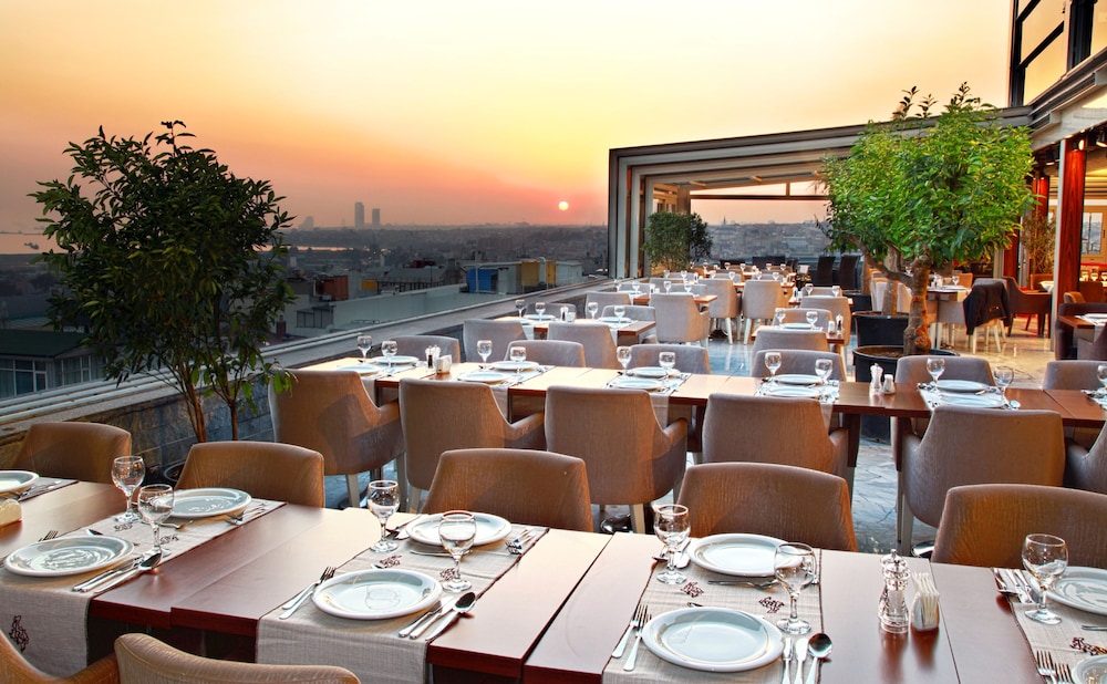 Darkhill Hotel Istanbul 46/55