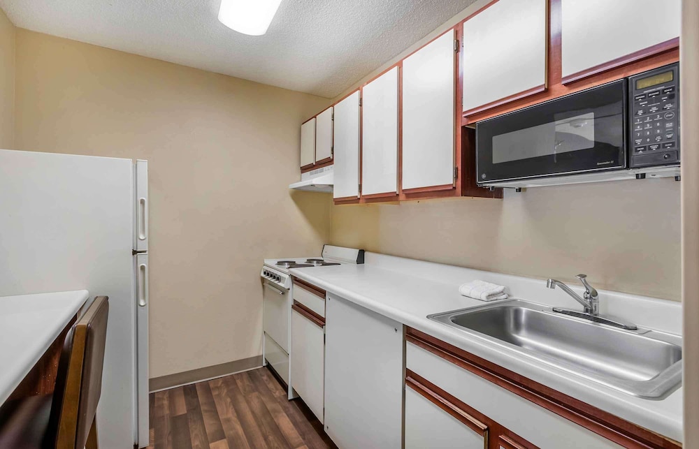 Extended Stay America - Evansville - East 53/55