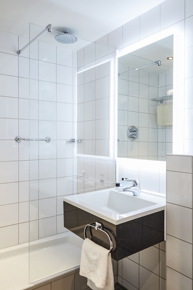 Mercure Birmingham West Hotel 63/63
