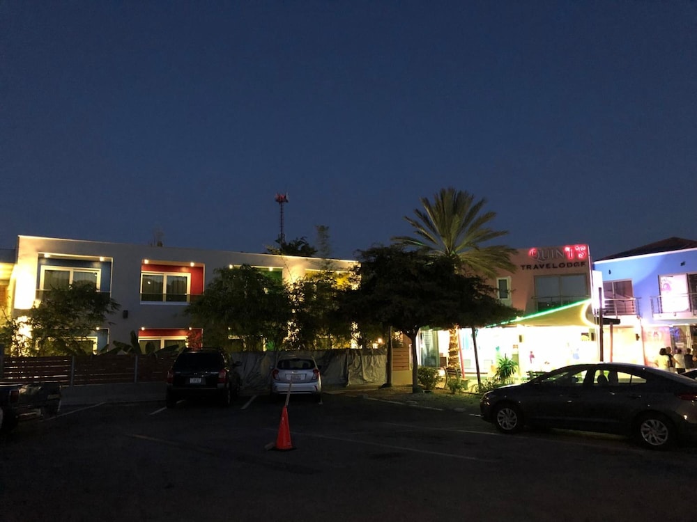 Quints Travelers Inn 5/64
