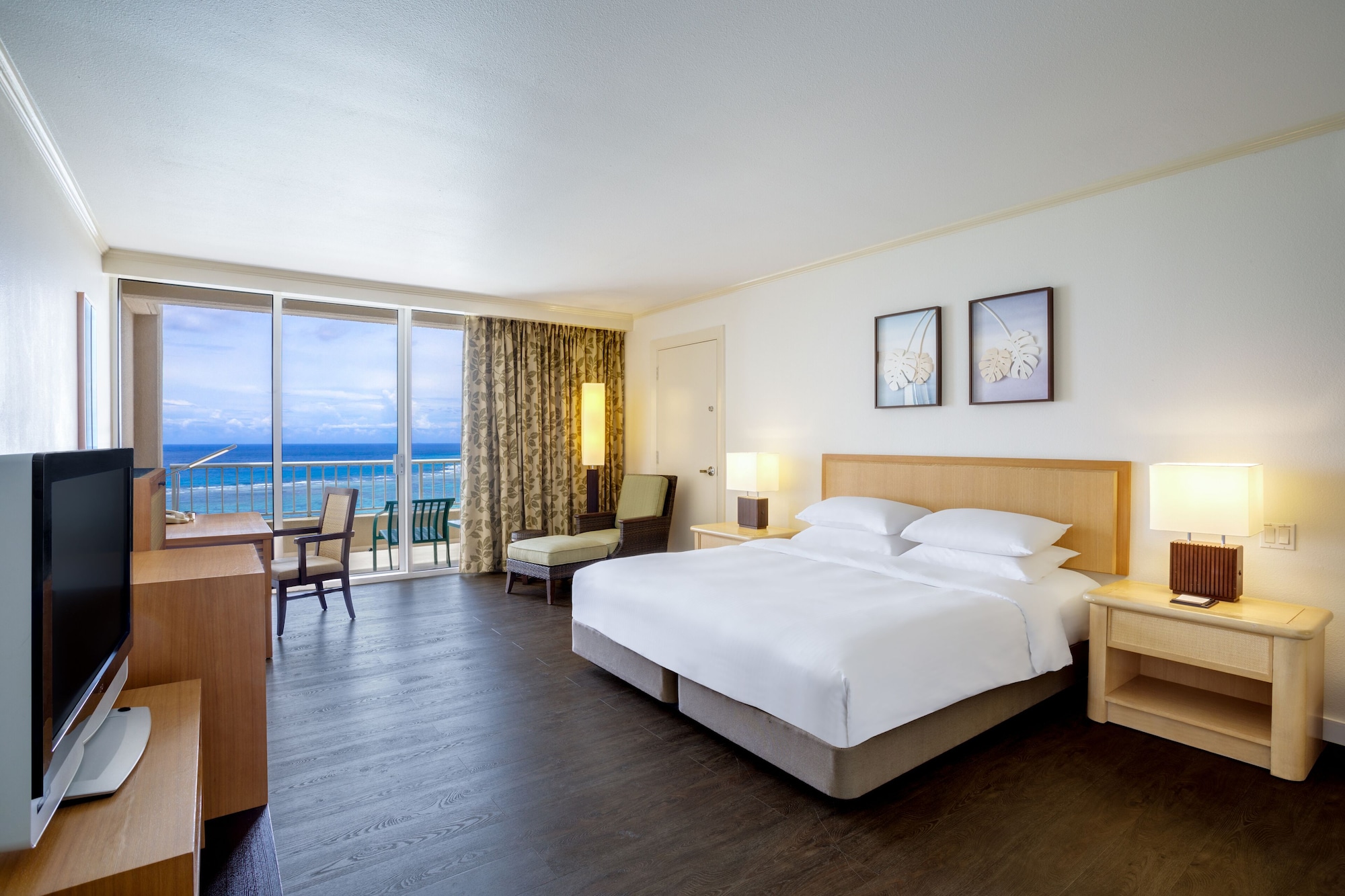 Room, King Bed, Ocean Front