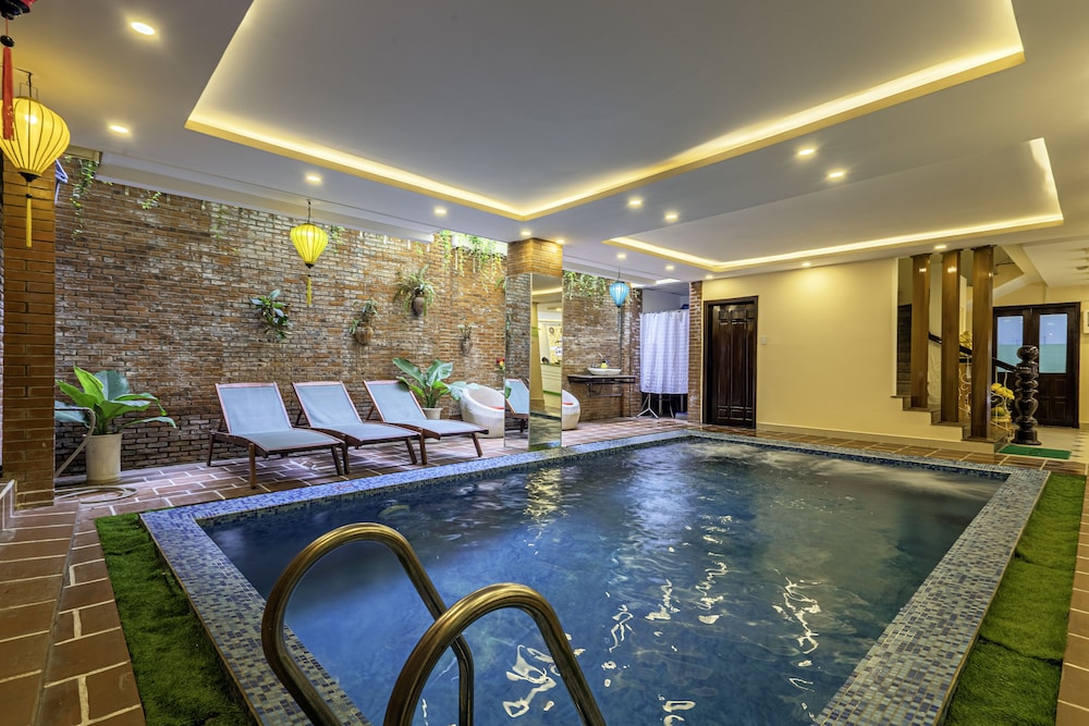 swimming pool spa