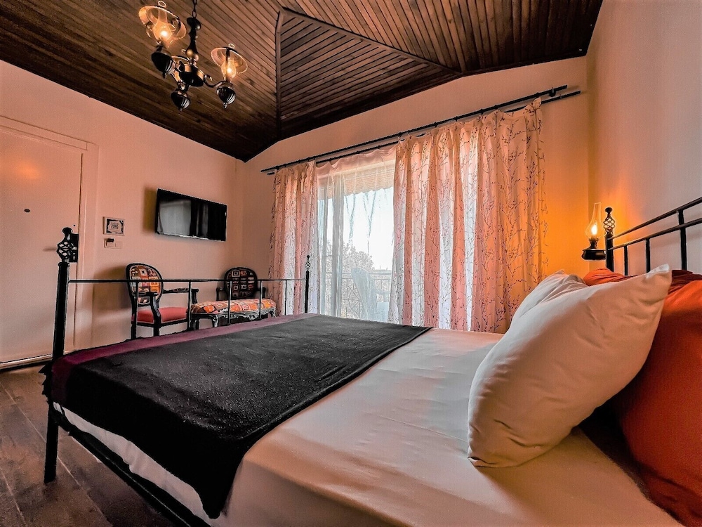 SIGNATURE, DOUBLE BED, SEA VIEW, BALCONY
