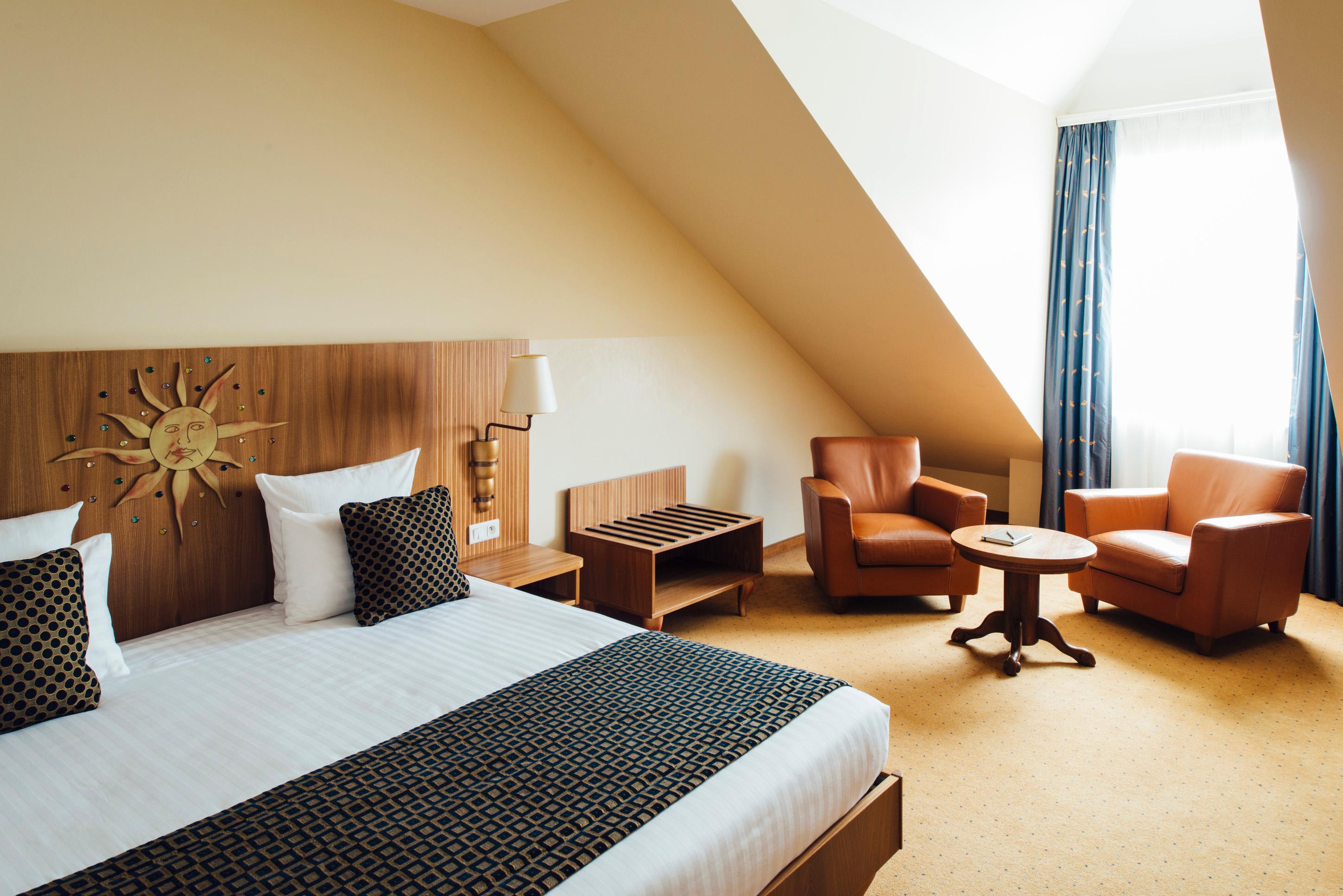Suite 2 Pax