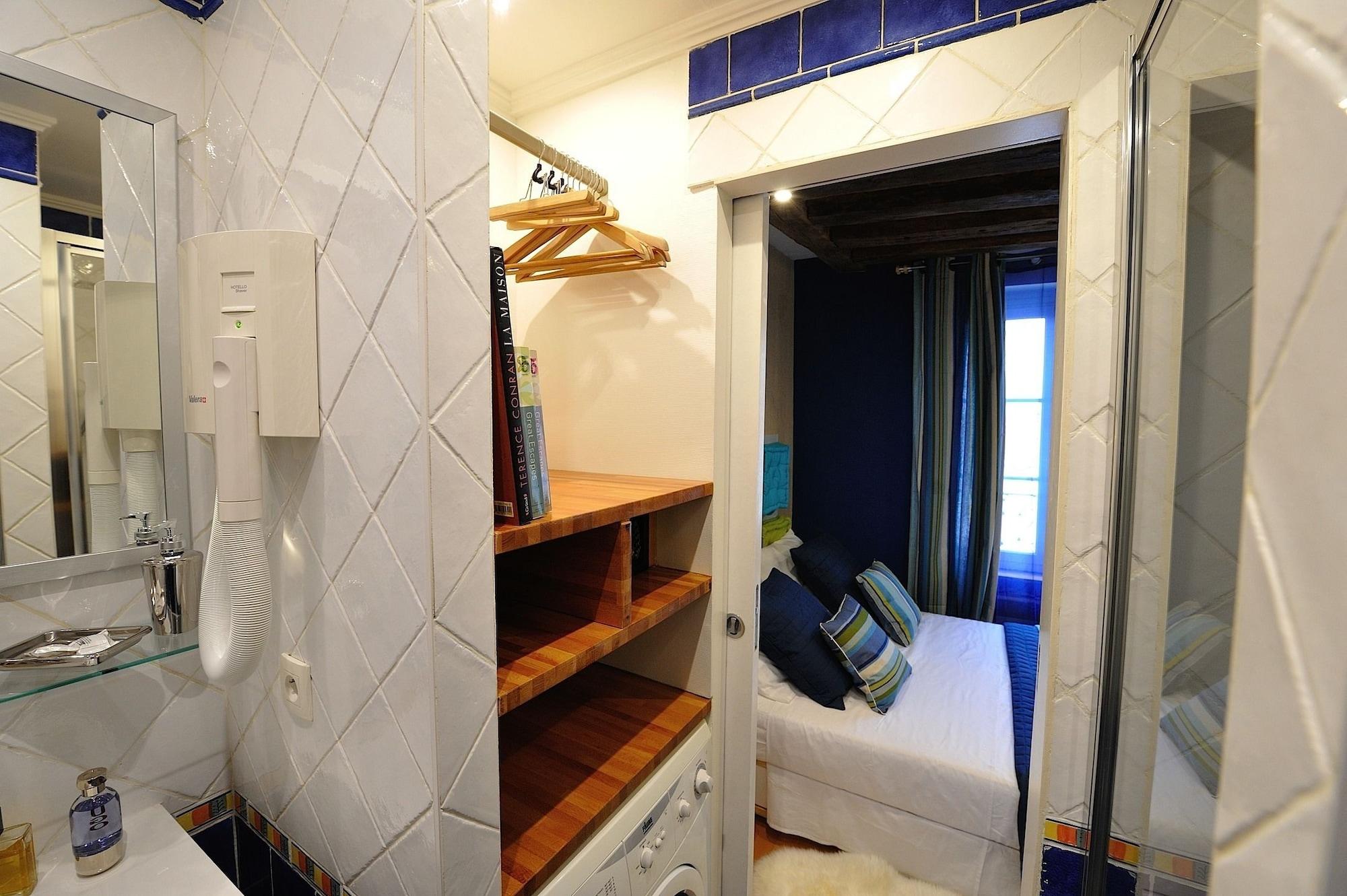 Lagoon, Blue, Studio، Les Patios Du Marais 5/5