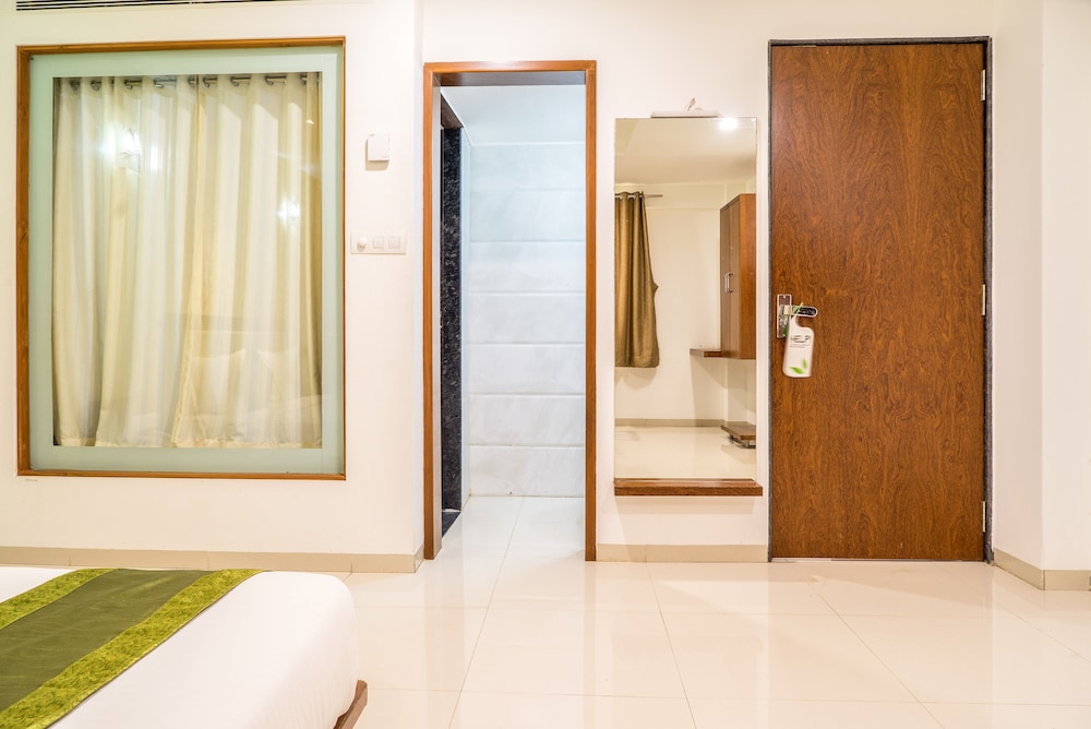 Pushpak Resort 36/67