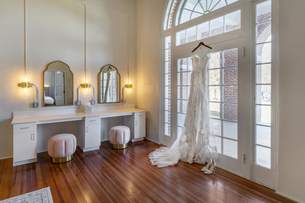The Inn at Blackstone 10/50