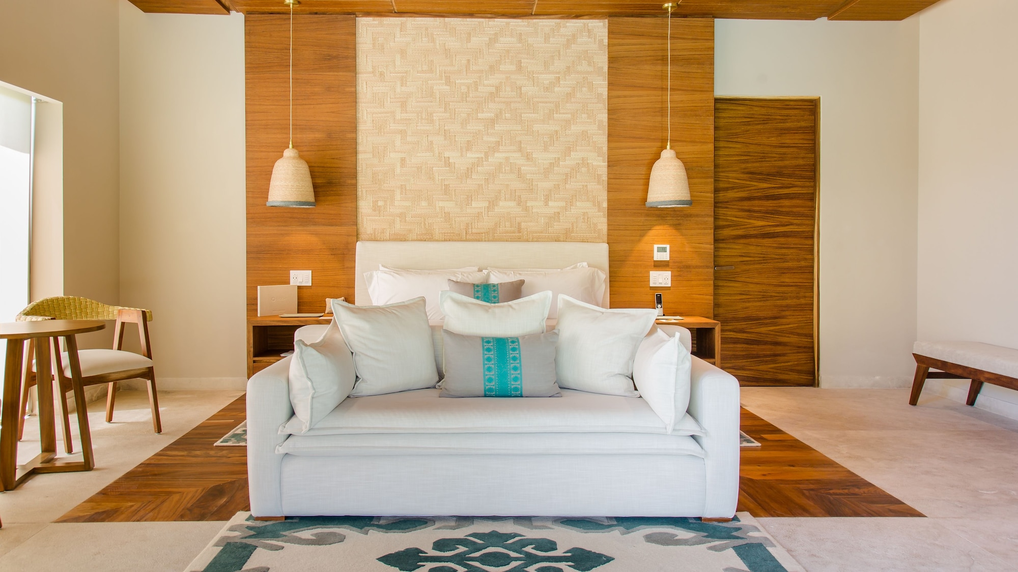 3 BEDROOMS, PRESIDENTIAL, VILLA