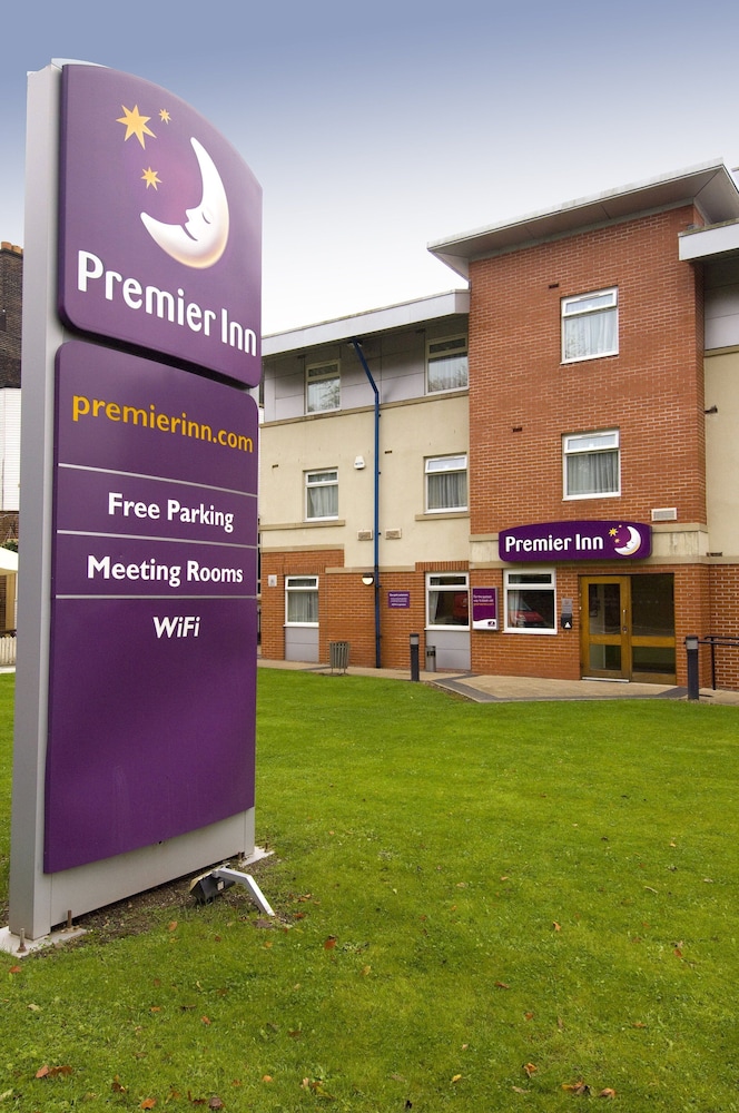 Premier Inn Manchester Heaton Park 6/43
