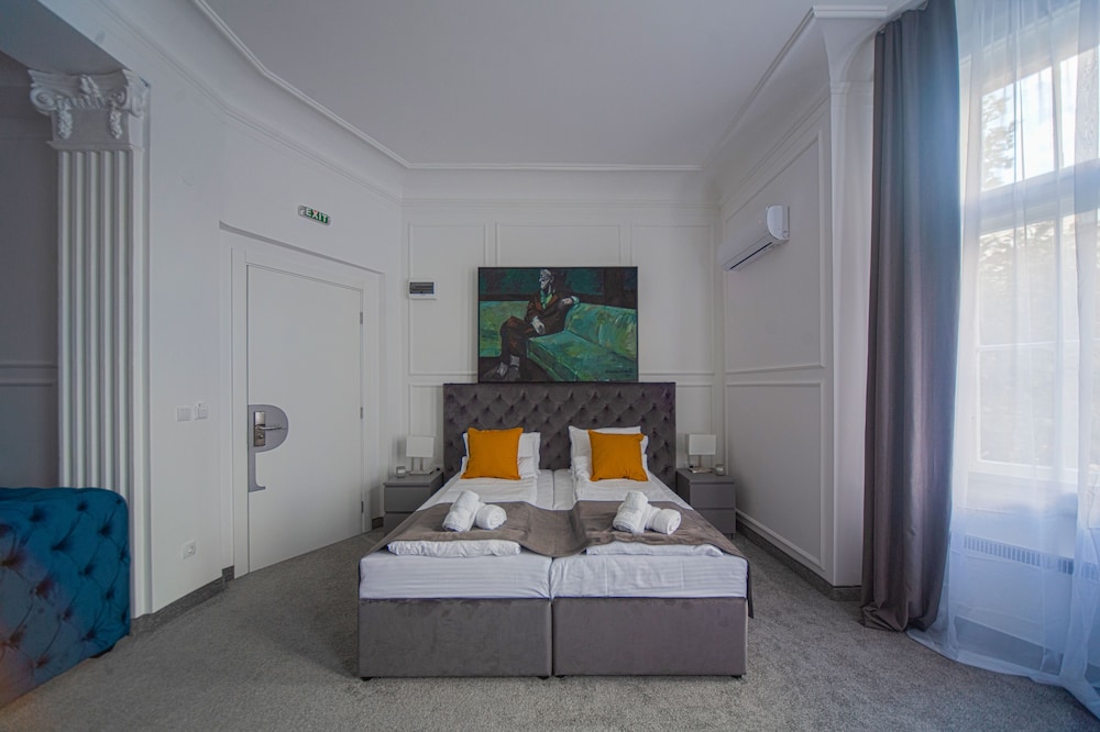 Kings Palace Suites 27/50