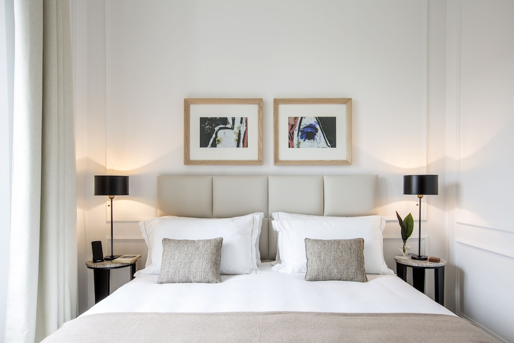 DELUXE, DOUBLE OR TWIN BED, GARDEN VIEW