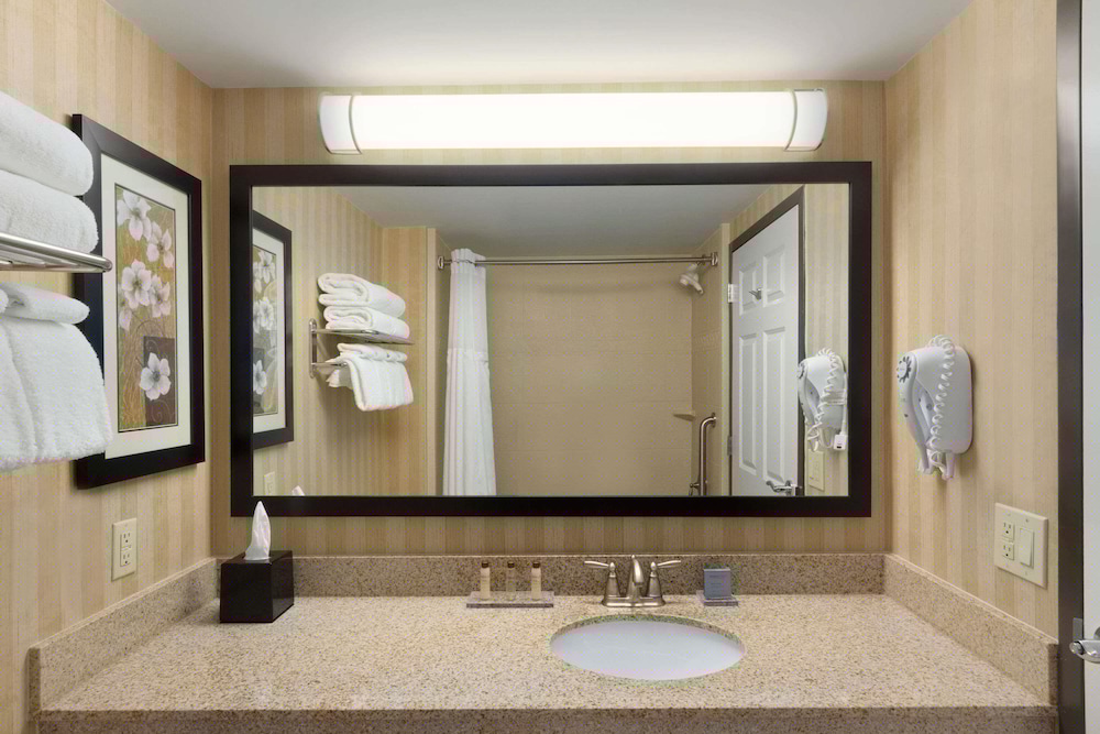 Spark by Hilton Charlotte Tyvola I-77 18/46