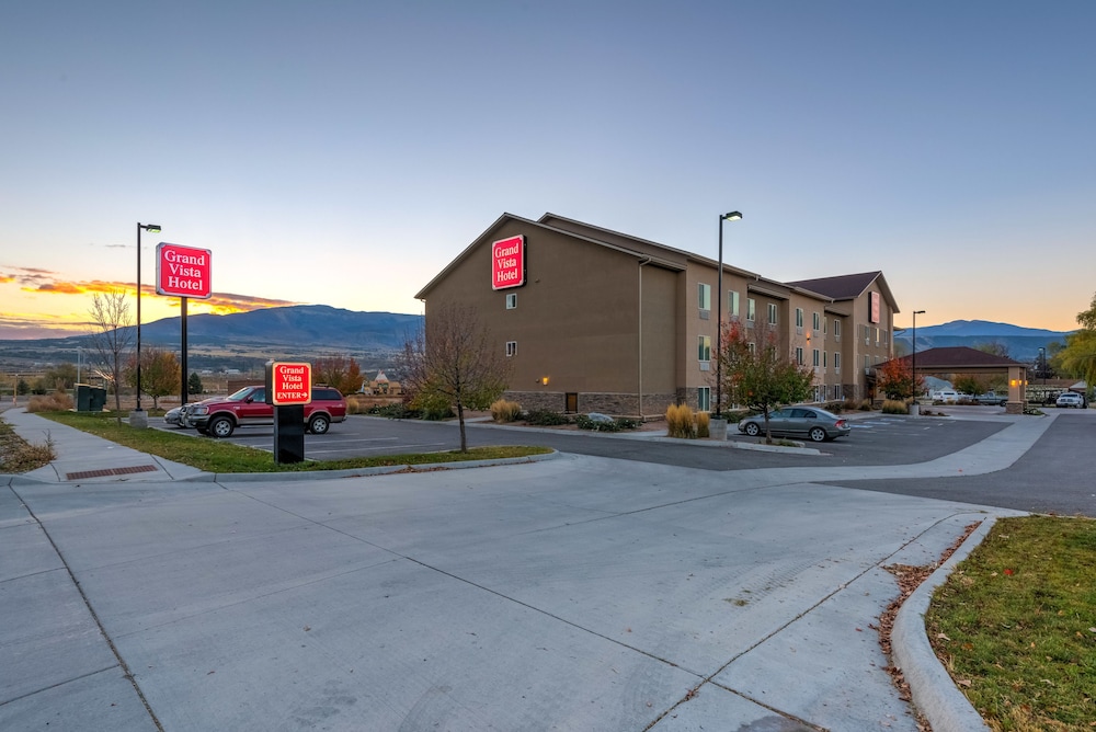 Comfort Inn And Suites 26/29