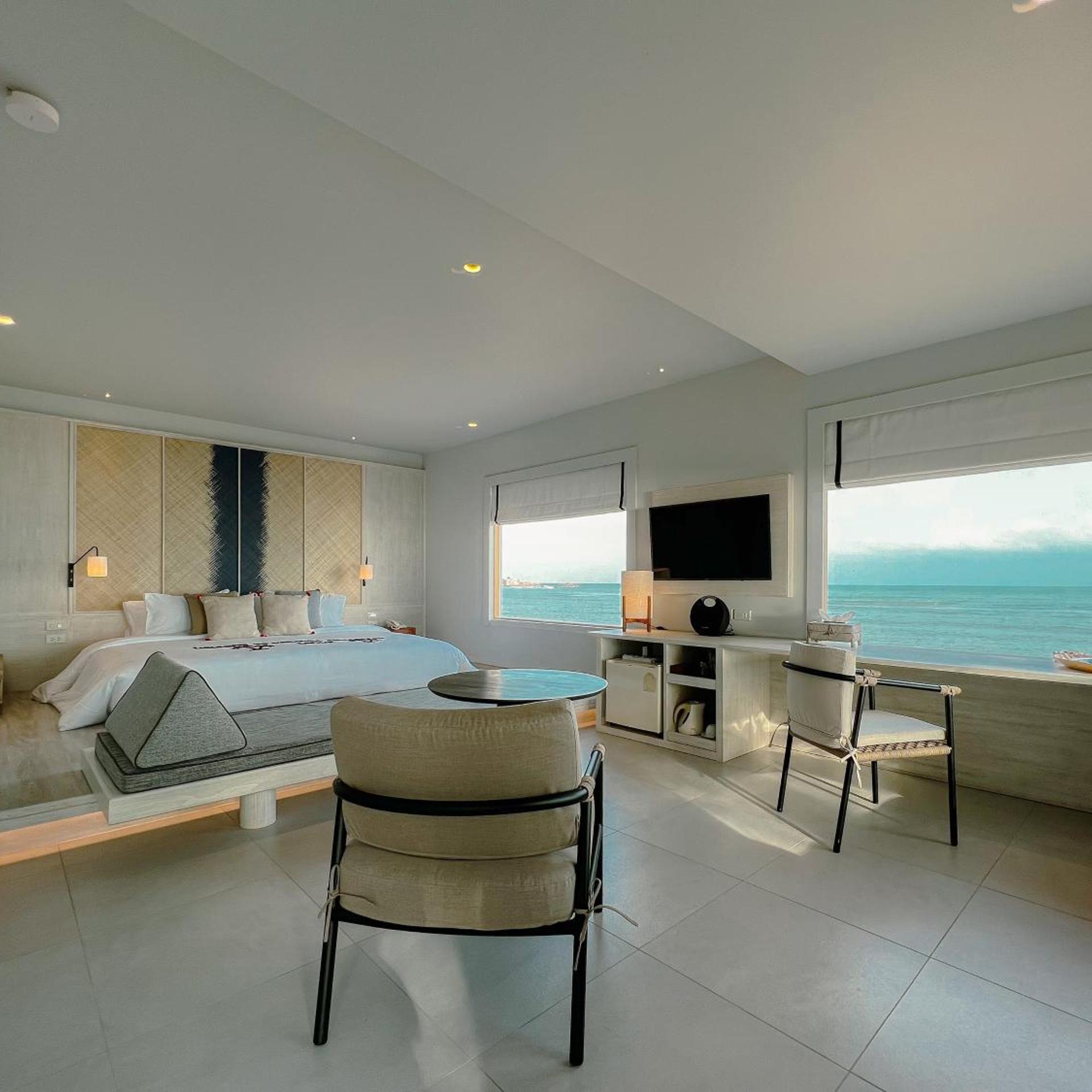 Exclusive, King Bed, Beach Front, Plunge Pool