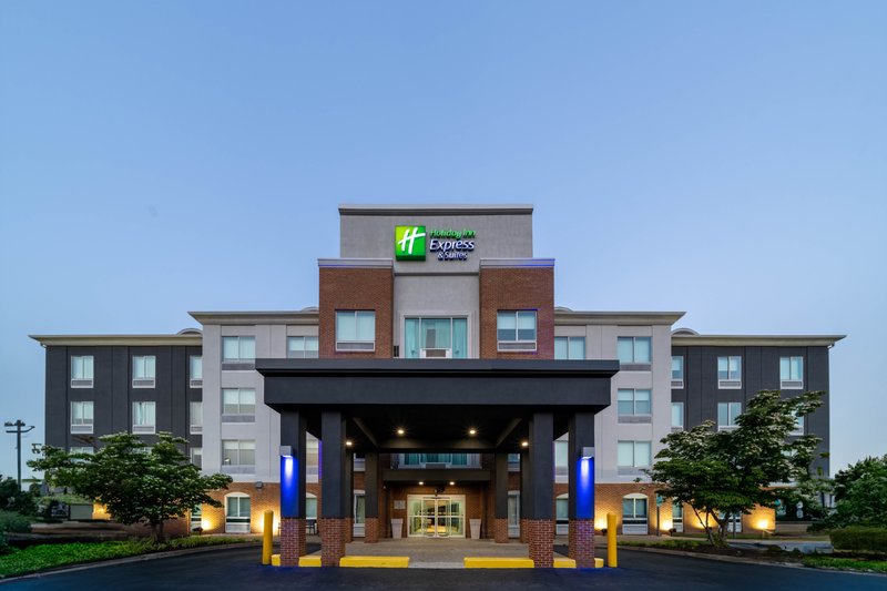 Holiday Inn Express Hotel & Suites Woodbridge 4/54
