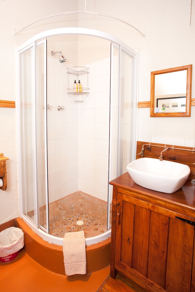 Oakdene Guest House 42/42