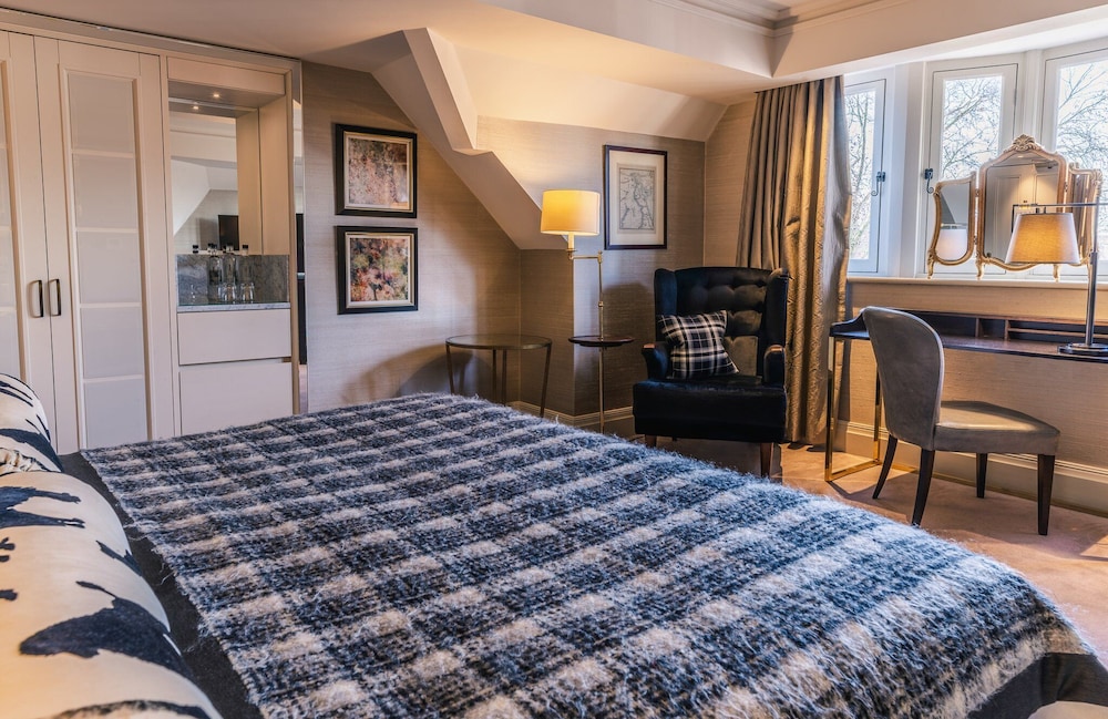 No 11 Cadogan Gardens Hotel 17/82
