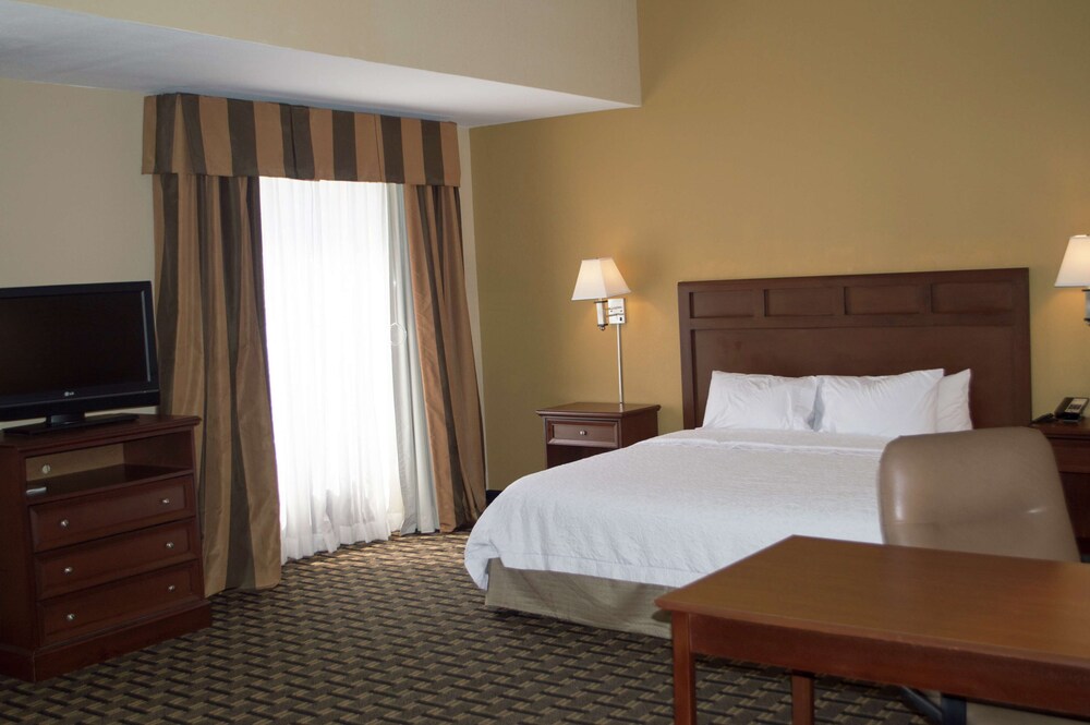 Hampton Inn & Suites Columbia at the University of Missouri 12/50