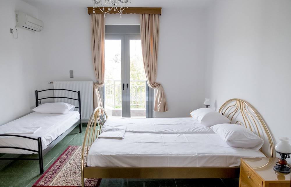 Ionionstar Hotel 12/48