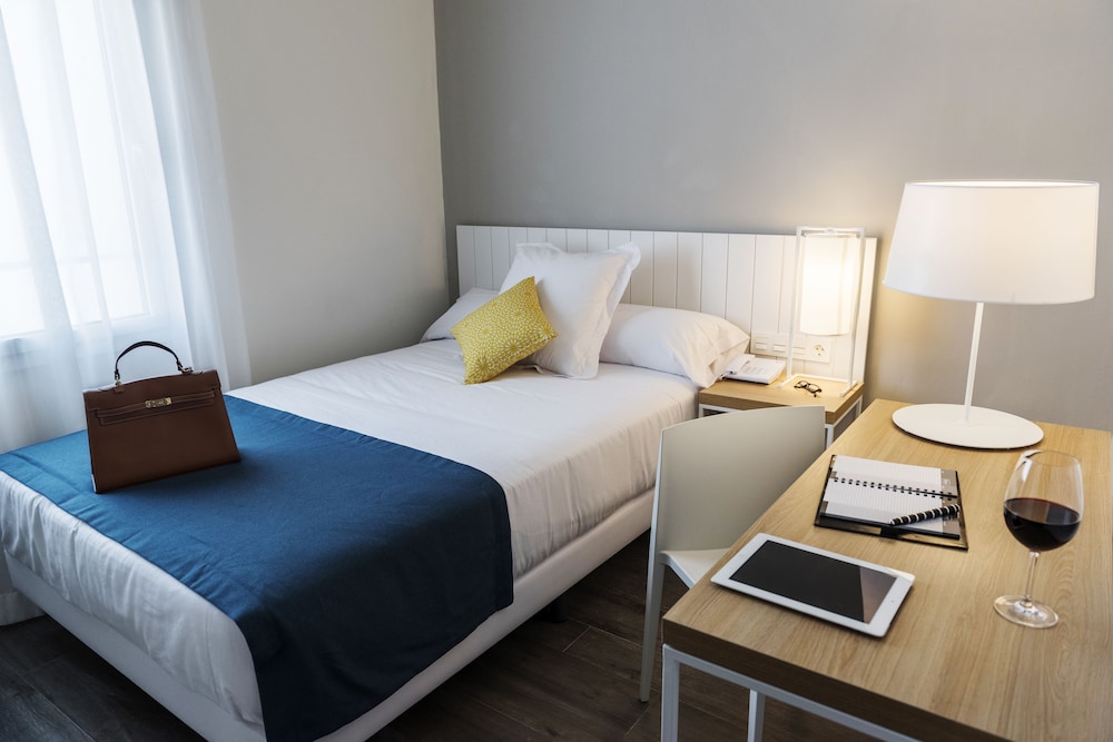 HOTEL AGARO CHIPIONA 7/29