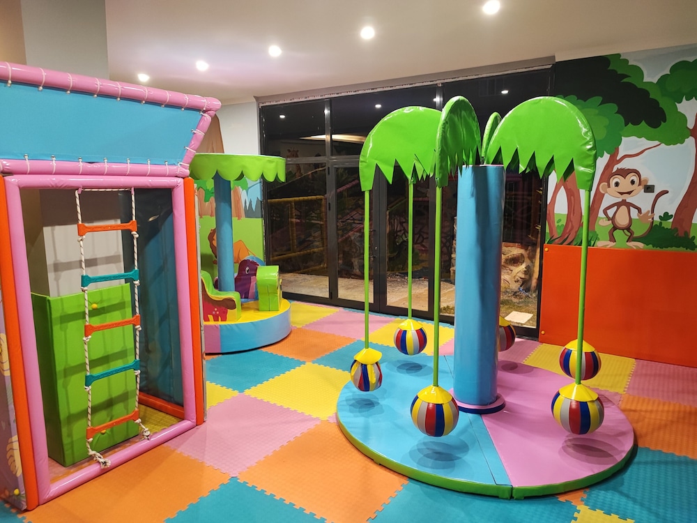 Aileena Hotel & Villas 65/73