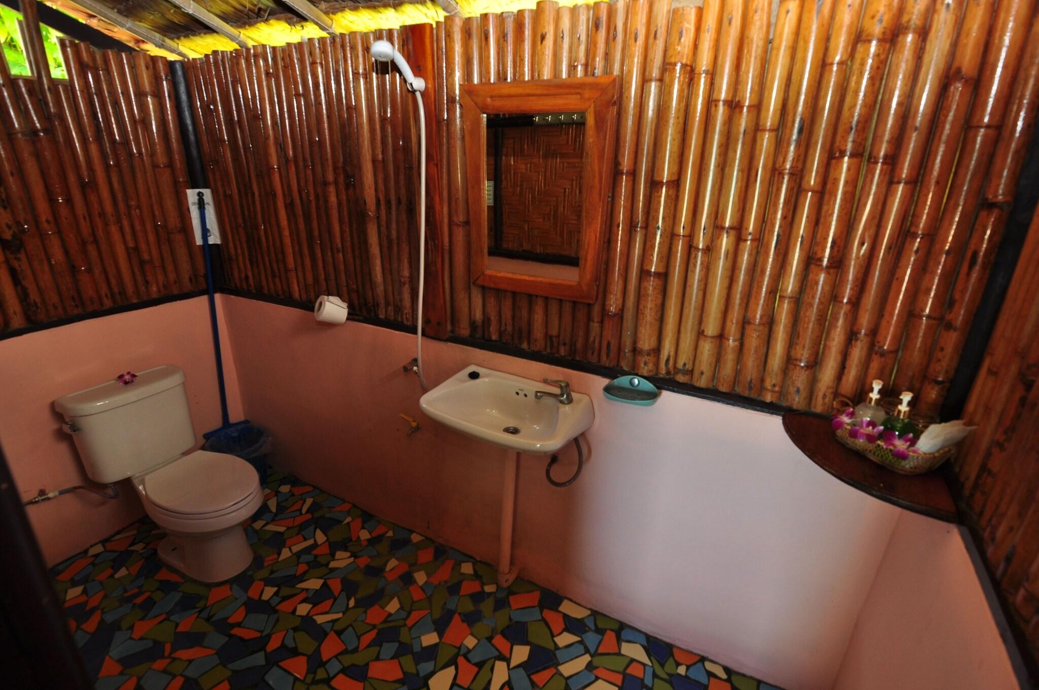 Basic, Bungalow, Phi Phi Relax Beach Resort 2/2