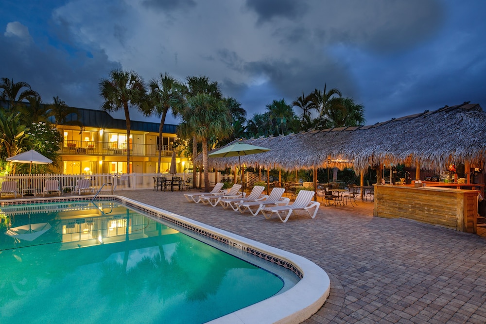 Naples Garden Inn 55/57
