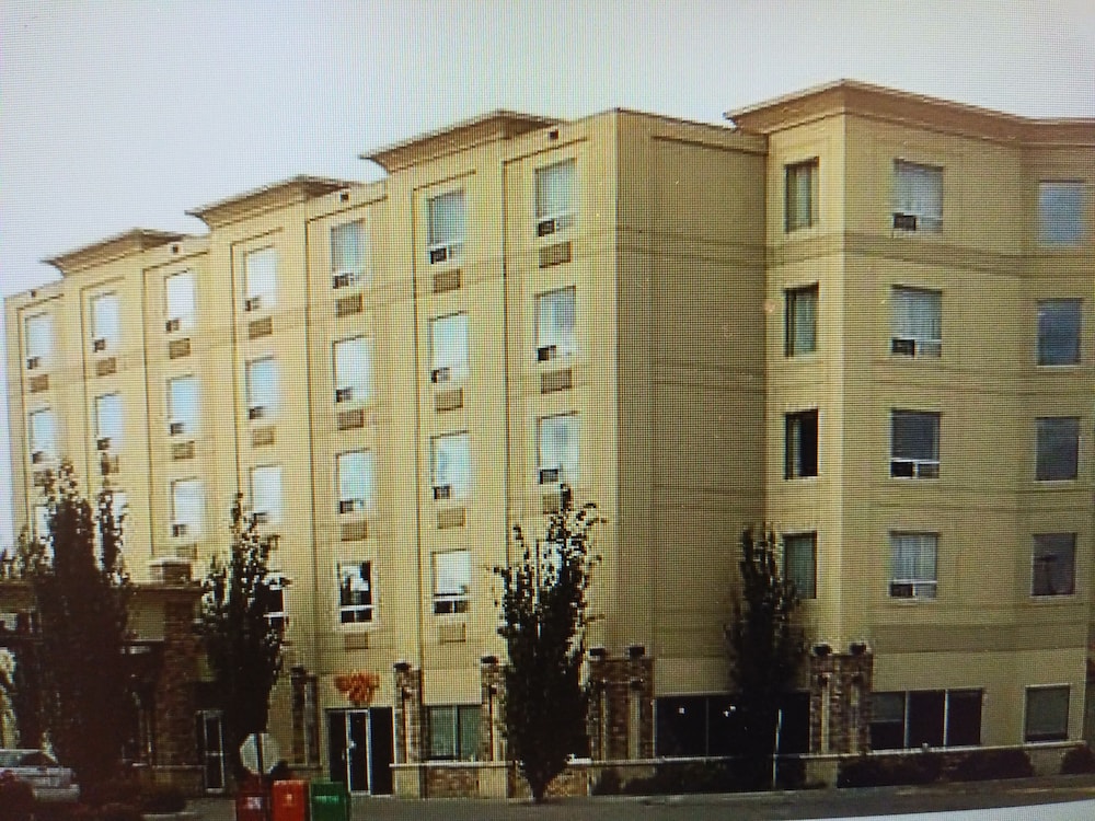 Rosslyn Inn & Suites, SureStay Collection by Best Western 1/48