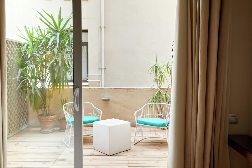 Vasanta Hotel Boutique 28/50