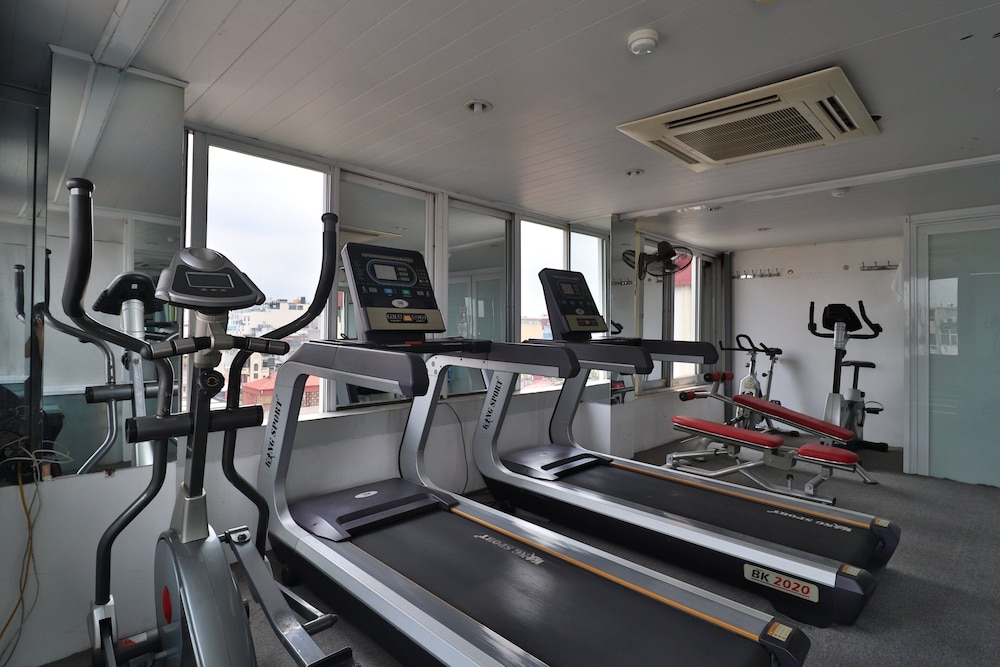 Golden Cyclo Premier Hotel Powered By Fave 36/56