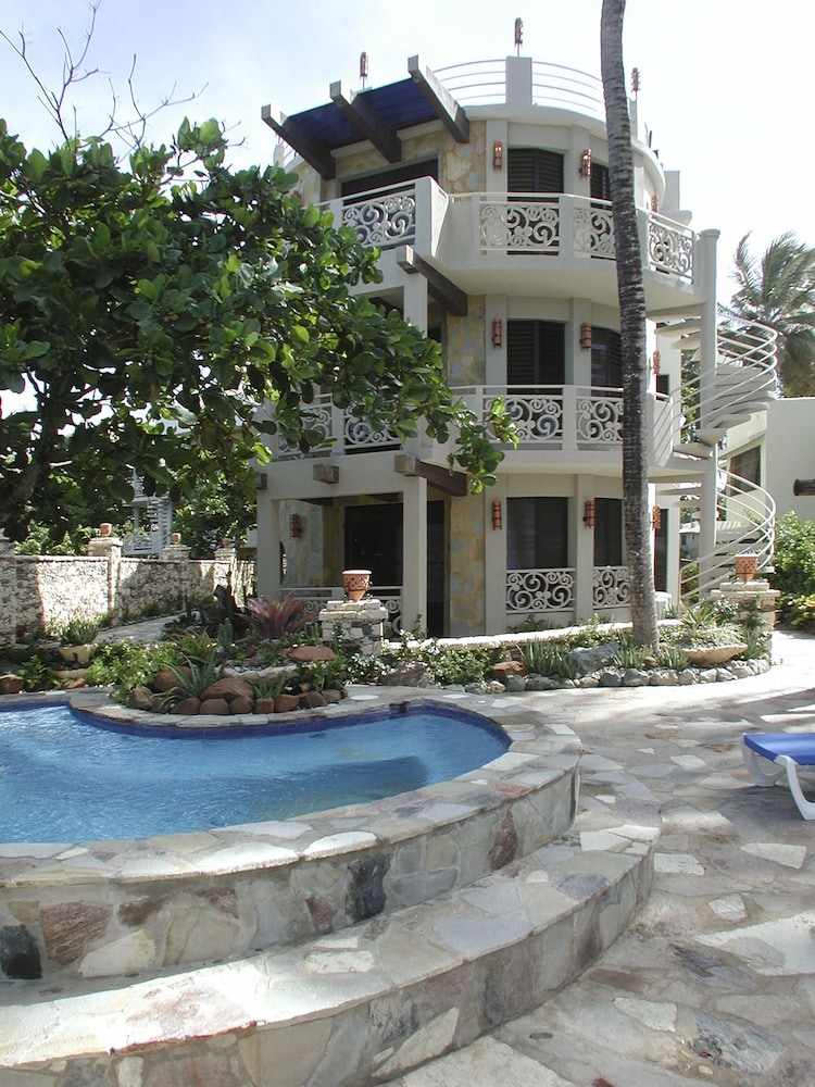 Hotel El Magnifico 8/69