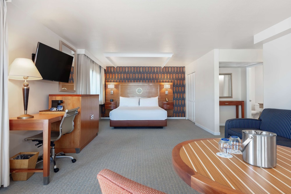 Waterfront Hotel - JDV by Hyatt 28/55
