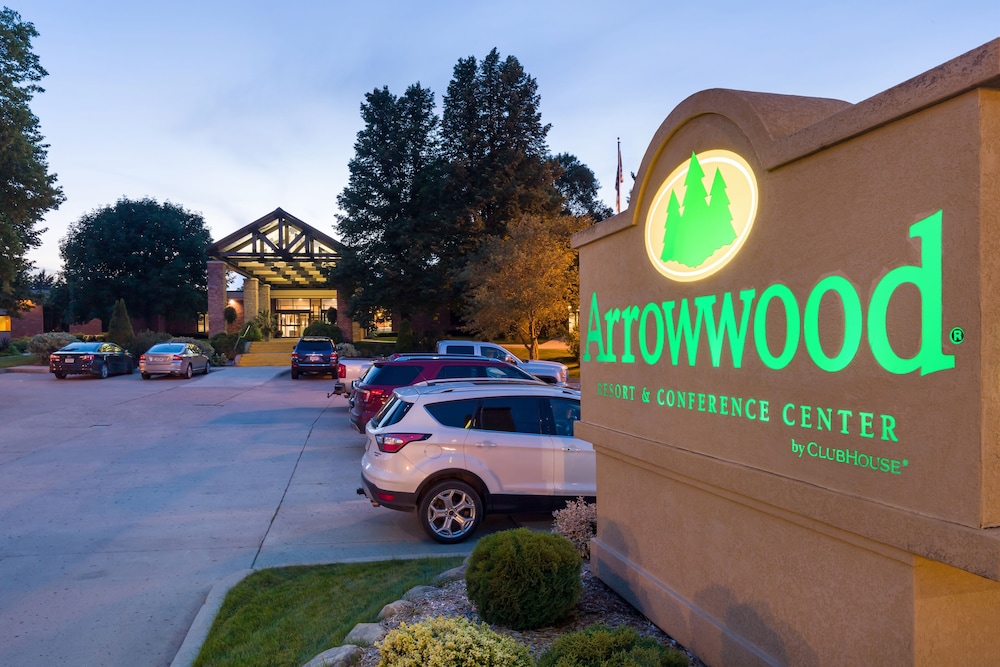 Lake Okoboji Resort and Conference Center 48/53