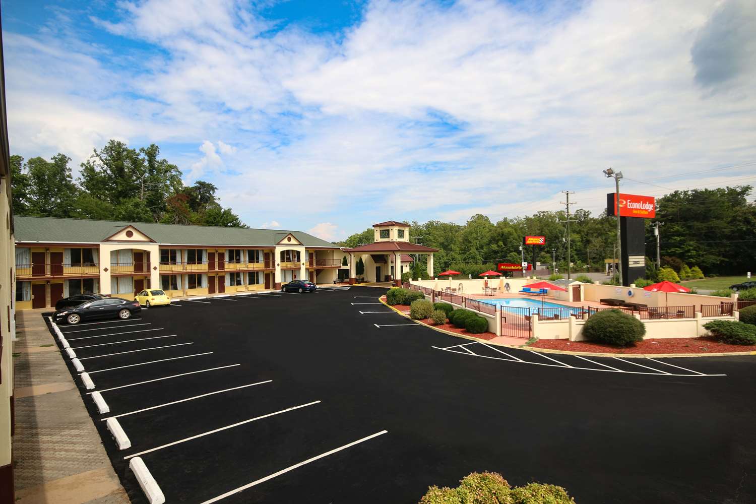Americas Best Value Inn Pilot Mountain 4/7