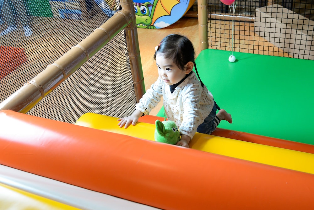 Cuncyue Hot Spring Resort 11/60