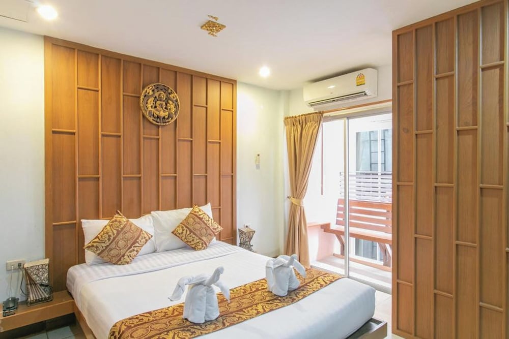 غرفة ديلوكس بسرير مزدوج، Lotus Hotel Patong 4/10