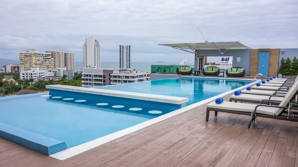 Unique Regency Hotel Pattaya 53/59