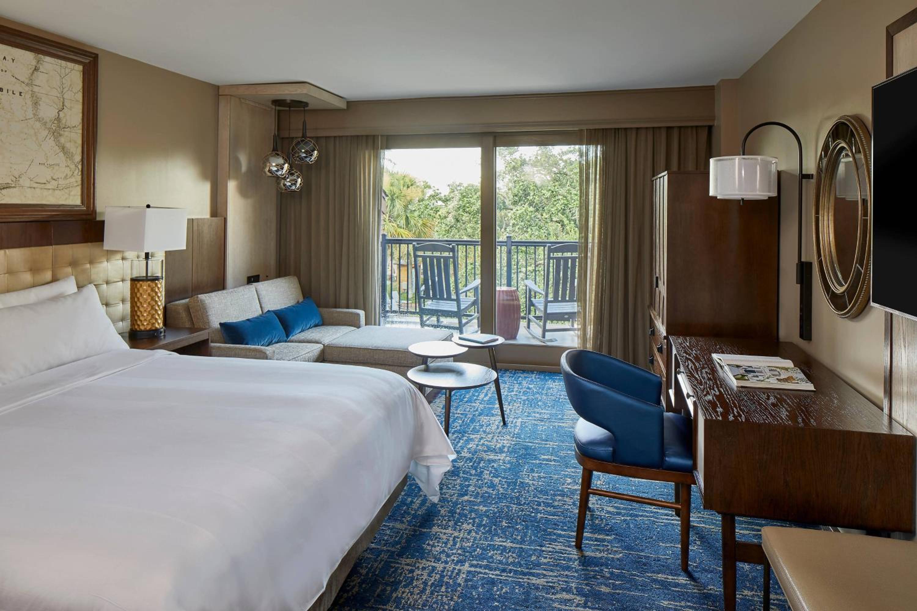 Room, King Bed, Resort View, Accessible