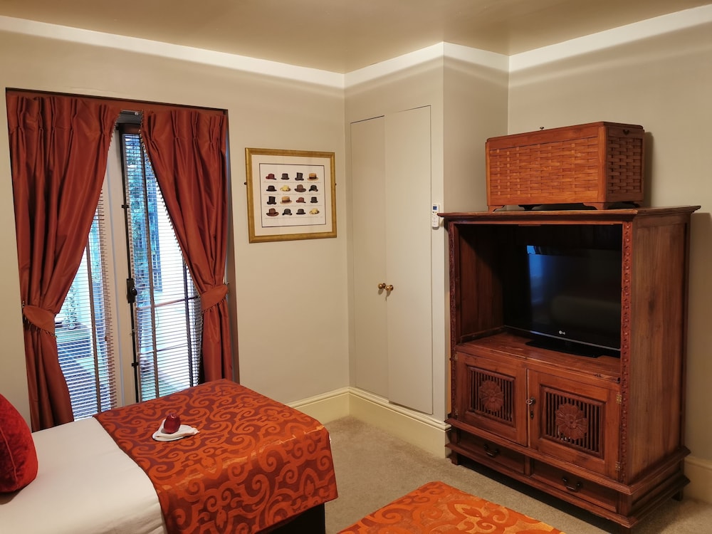 Twenty Nevern Square Hotel 32/49