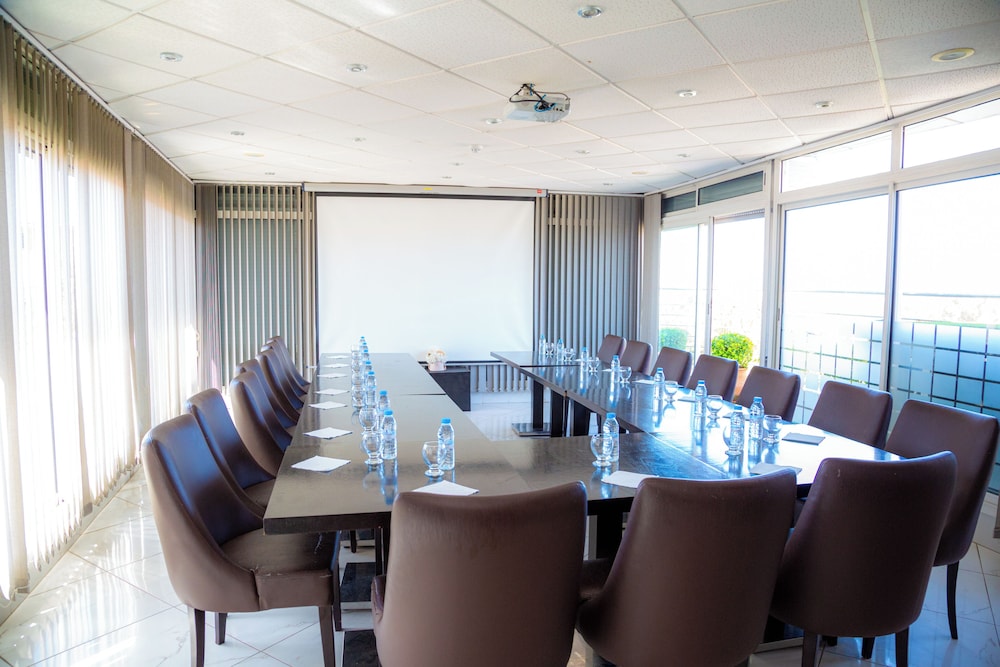Malak Hotel 23/28