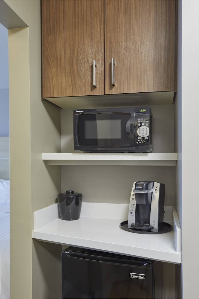 Holiday Inn Express Suites Hermiston Downtown 34/54