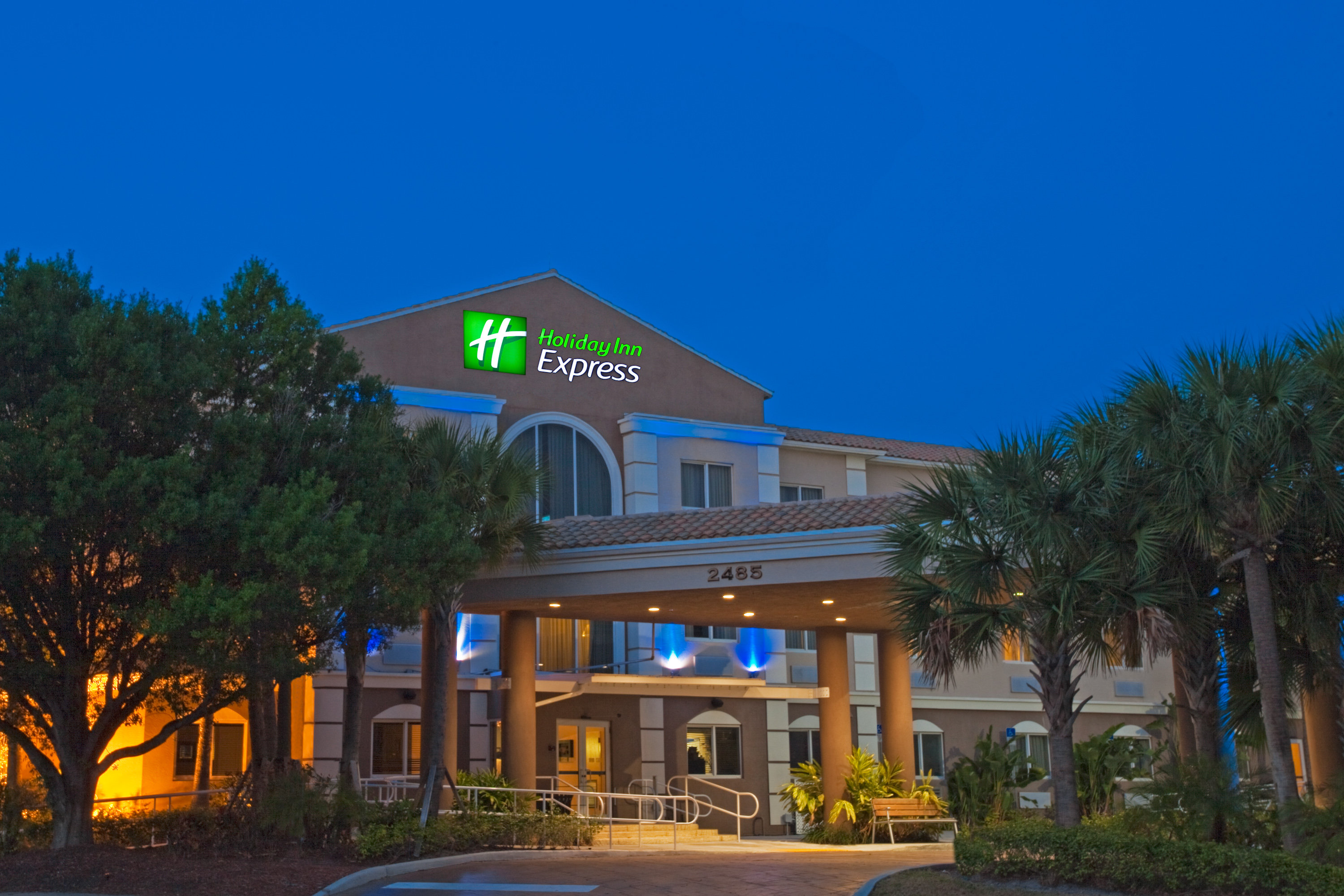 Holiday Inn Express West Palm Beach Metrocentre 2/74