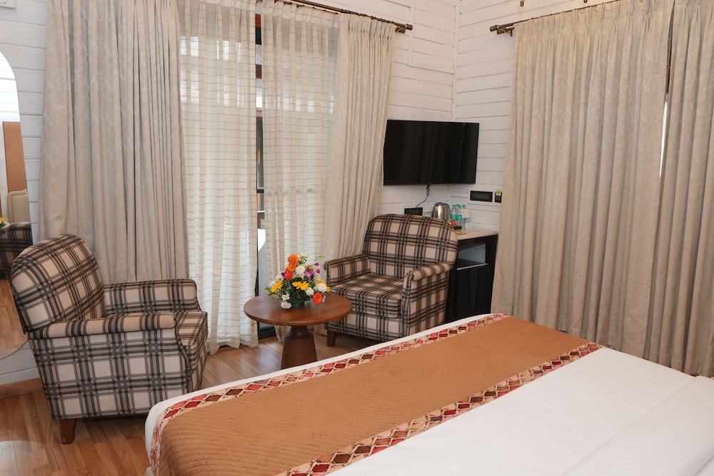 Foxoso Aaristo Baga Beach Resort 19/48