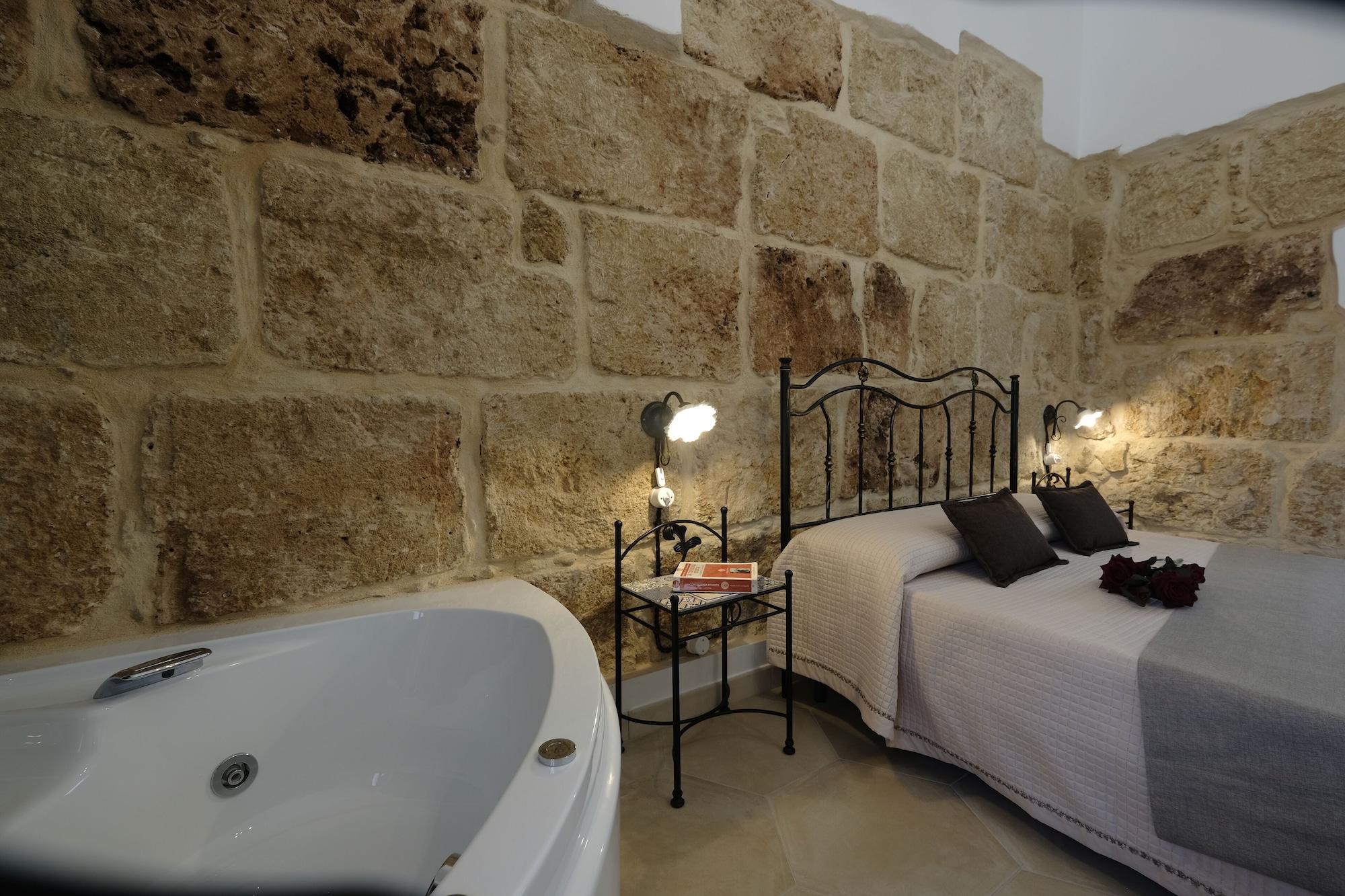 SUPERIOR, DOUBLE BED, HOT TUB